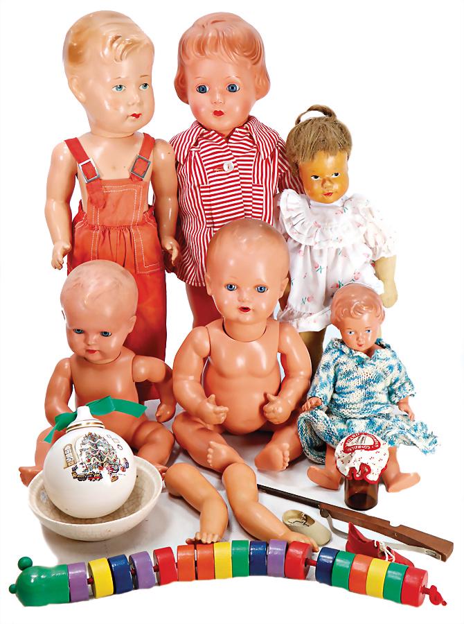 Konv. Puppen, KRAMER Holzpuppe, Mottenfehler am (1 of 1)