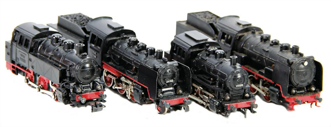 MÄRKLIN H0, Konv. Dampflokomotiven, FM800, Baureihe 24,: MÄRKLIN H0, Konv. Dampflokomotiven, FM800, Baureihe 24, 3000, Tender-Lok, Baureihe 44, RM800 Schlepptender Lok, Guss, im Orig.-.Kart., dazu 1x TM800, Guss, guter Zust.