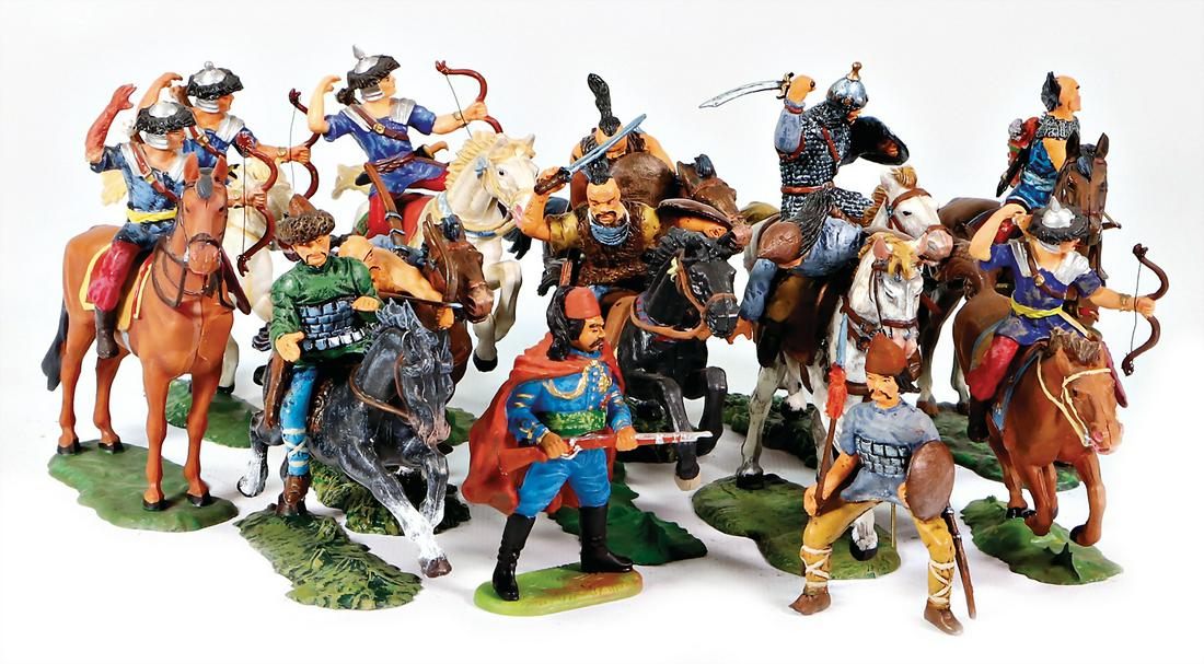LINEOL mixed lot, Huns, fighting, with arrow and bow,: LINEOL mixed lot, Huns, fighting, with arrow and bow, sword and targe, riding, 7.5 cm, on horseback, good condition German Description LINEOL Konv., Hunnen, kämpfend, mit Pfeil u. Bogen, Schwert u. S