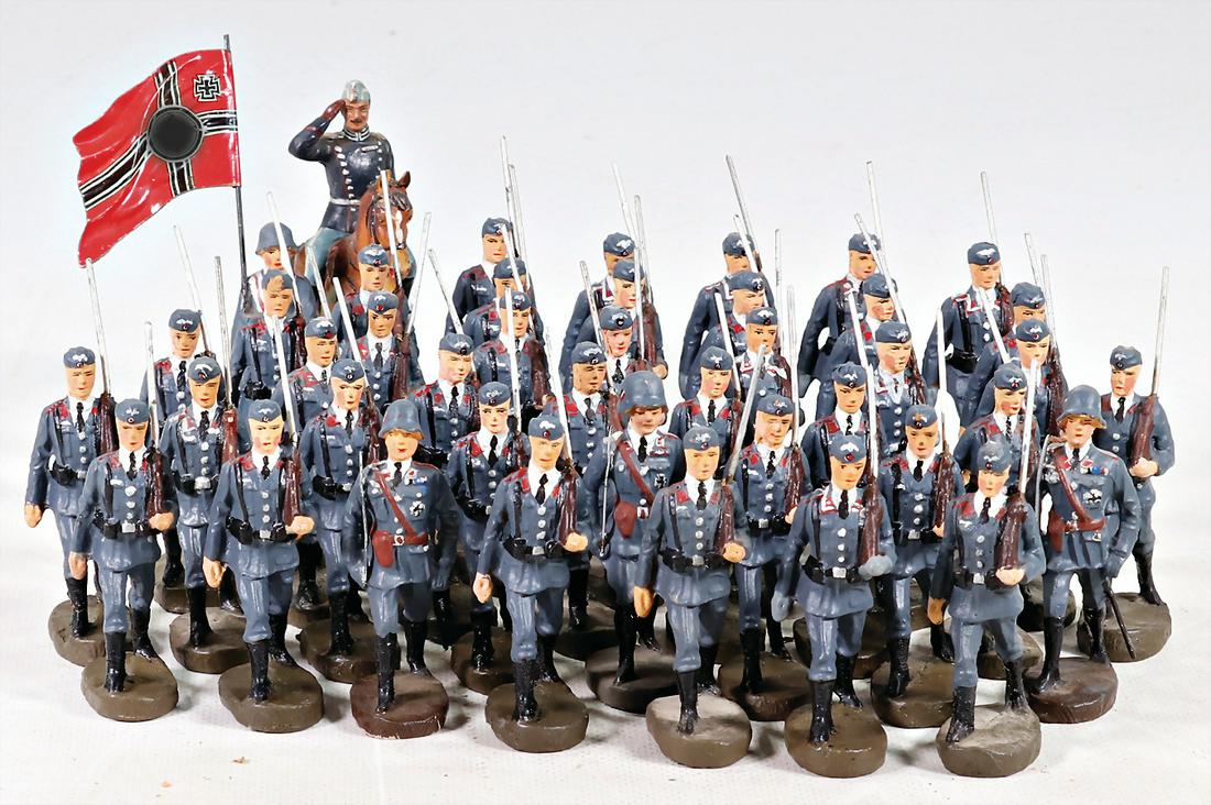 ELASTOLIN Wehrmacht mixed lot , World War II, marching, (1 of 1)
