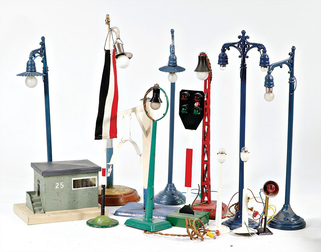 mixed lot mostly for track 0, lamps, advance signal, 1 (1 of 1)