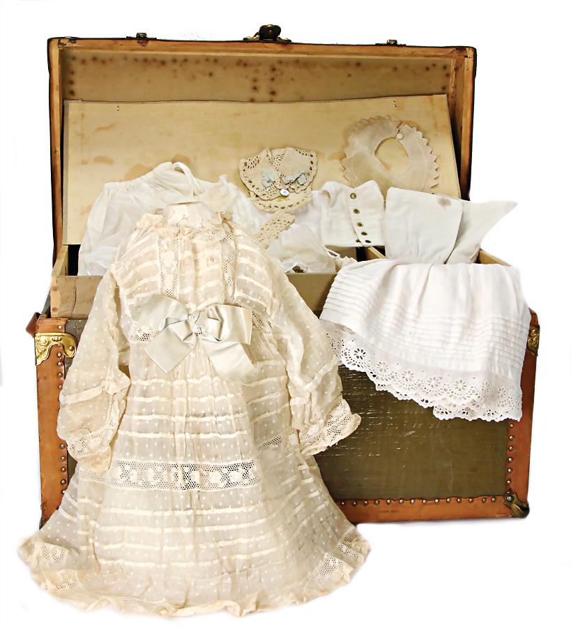 very nice Trousseau suitcase, width: 50.5 cm, height: (1 of 4)