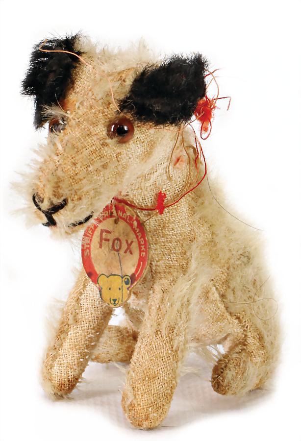 STEIFF Fox, 7 cm, '30s, with button and chest label,: STEIFF Fox, 7 cm, '30s, with button and chest label, chest label with dark red writing, strongly used, rare size, collection Koskinen German Description STEIFF Fox, 7 cm, 30er Jahre, mit Knopf u. Schi