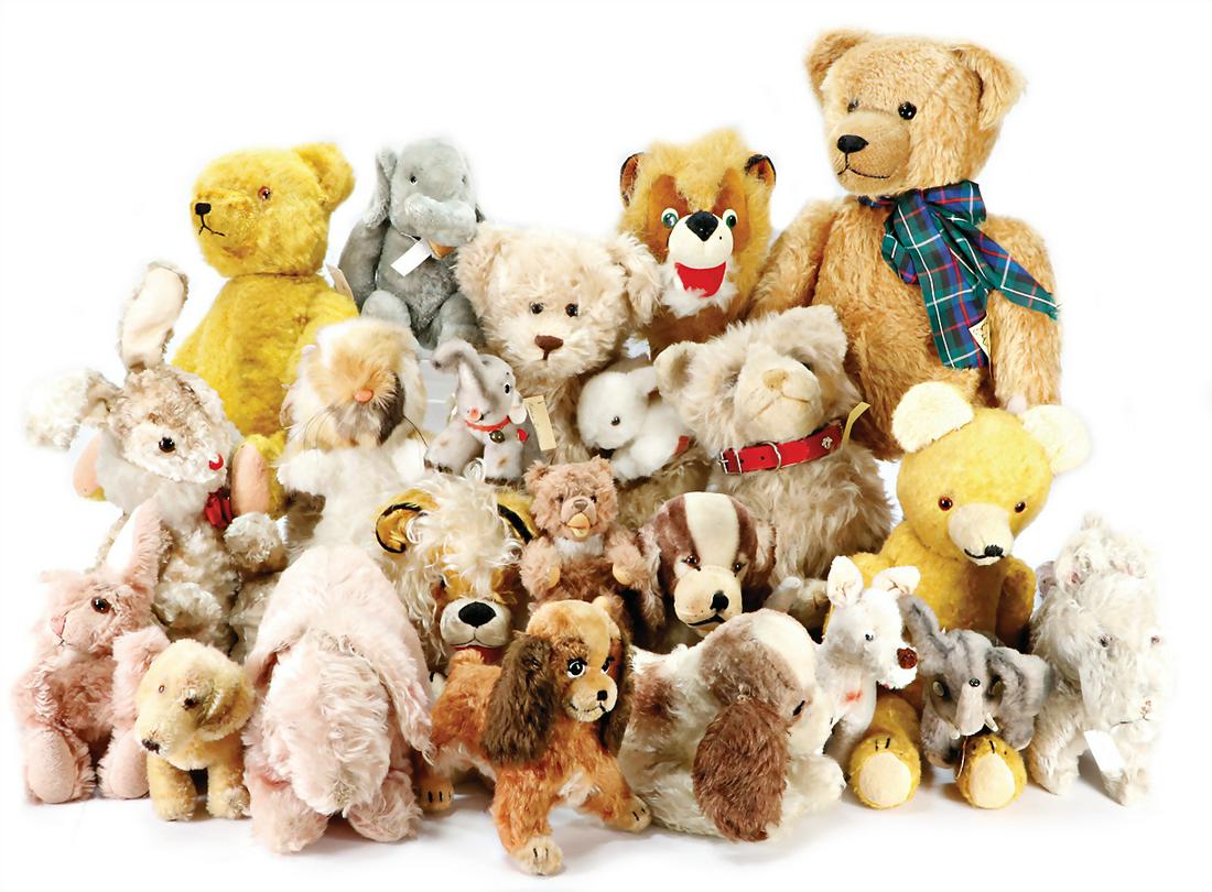 STEIFF Gr. Konv. sowie andere Plüschtiere, u.a.: STEIFF Gr. Konv. sowie andere Plüschtiere, u.a. STEIFF Cockie, sitzend, Hund 50er Jahre, ohne Knopf, Schild u. Fahne, gut, 20 cm Sitzhöhe, ca. 20 Tiere, bitte besichtigen