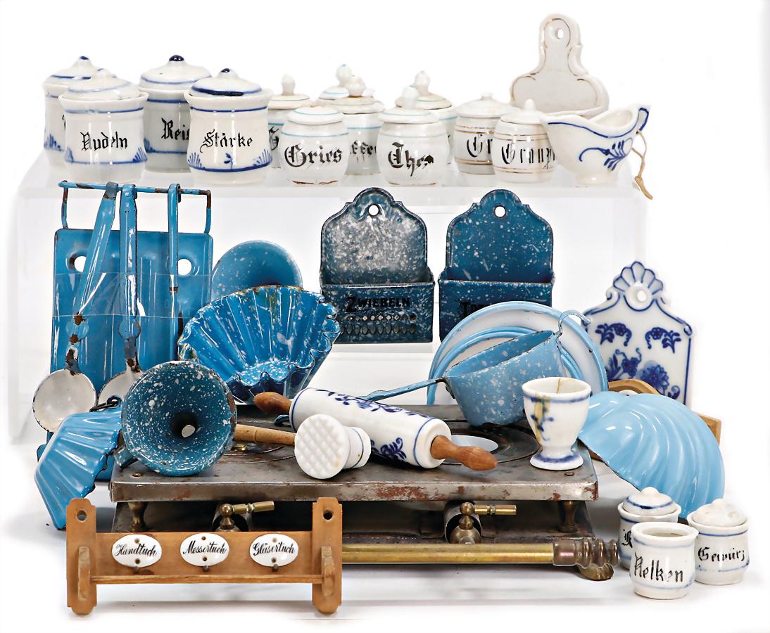 mixed lot of doll kitchen parts, spice doses, porcelain, some pieces blue/white, ladles holder, (1 of 1)