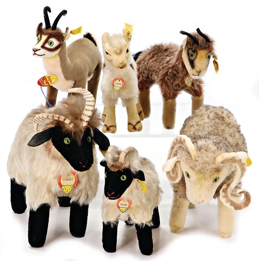STEIFF mixed lot with 6 pieces, among it 1x Aries, with button, chest label and cloth tag label,: STEIFF mixed lot with 6 pieces, among it 1x Aries, with button, chest label and cloth tag label, No. 322,00, 19 cm, with Snucki, 23 cm, with button, chest label and cloth tag label, number isn't reada