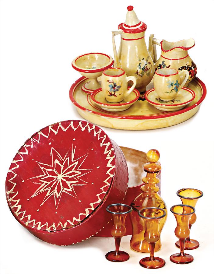 ERZGEBIRGE wood, coffee service, plate with a diameter of: 7 cm, some early glass parts: ERZGEBIRGE wood, coffee service, plate with a diameter of: 7 cm, some early glass parts German Description ERZGEBIRGE Holz, Kaffee-Service, Platte D: 7 cm, ein paar frühe Glasteile