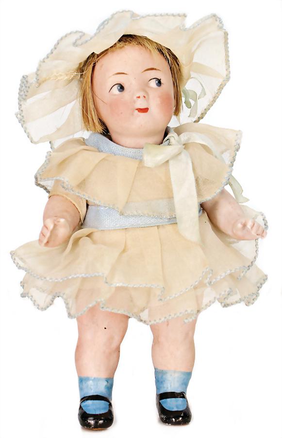 Googly, 14 cm, all-bisque, socket head, at the side looking, painted eyes, closed mouth, jointed: Googly, 14 cm, all-bisque, socket head, at the side looking, painted eyes, closed mouth, jointed arms and legs, 1 foot was glued German Description Googly, 14 cm, Ganzbiskuit, Kurbelkopf, seitl. blick