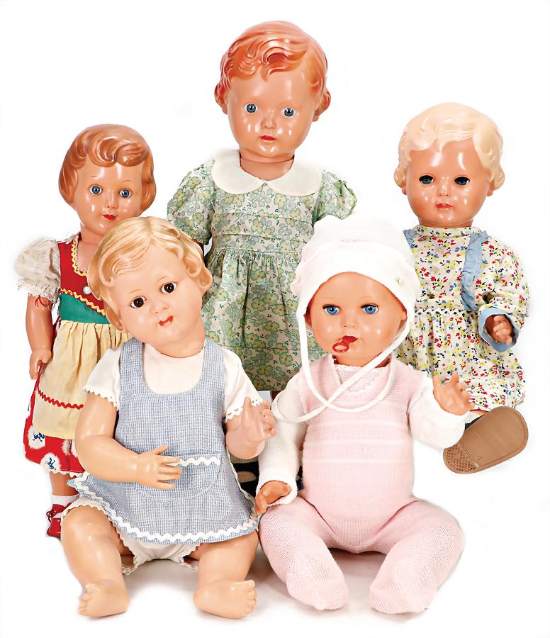 mixed lot of celluloid dolls, among it 1x celluloid girl, fine modelled short curly hair, inset: mixed lot of celluloid dolls, among it 1x celluloid girl, fine modelled short curly hair, inset glass eyes, marked BRUNO SCHMIDT heart-50 Germany, celluloid baby with sitting body, jointed arms and le