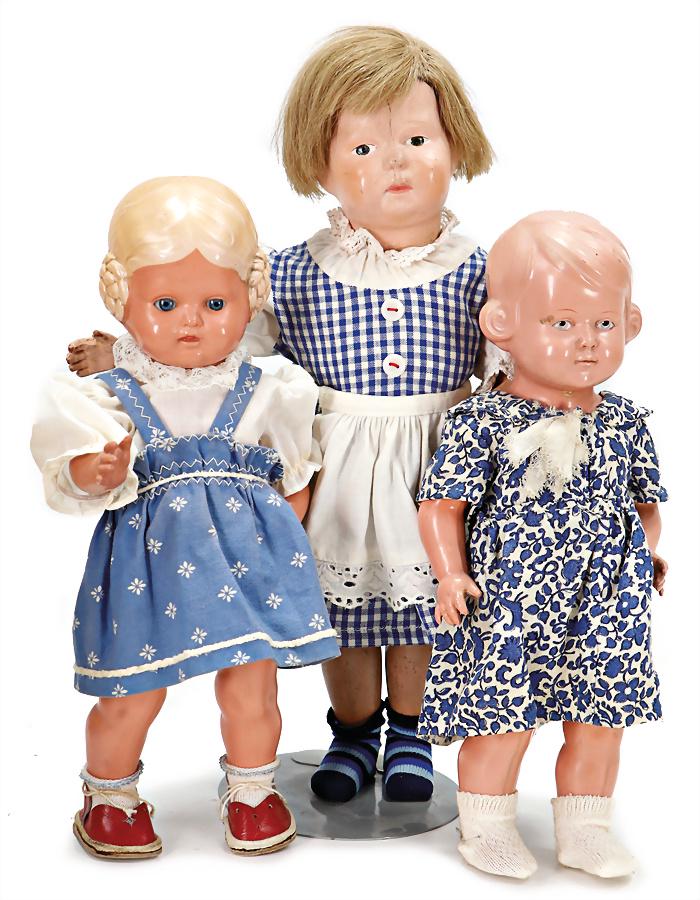 SCHÖNHUT jointed wood /mass doll, blue painted eyes, closed mouth, put on wig, jointed body, 36: SCHÖNHUT jointed wood /mass doll, blue painted eyes, closed mouth, put on wig, jointed body, 36 cm, marked SCHÖNHUT 1912, clothes probably not from that period, with 2x celluloid dolls, SCHI
