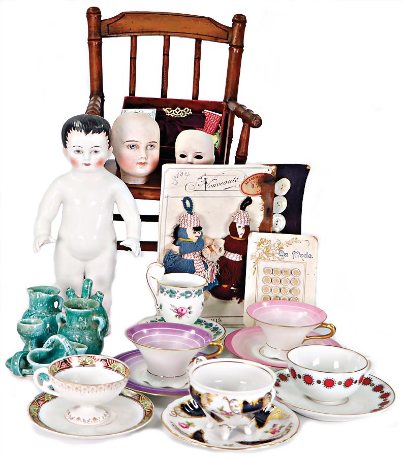 mixed lot of unusual porcelain different motifs, partially marked, probably collector's cups, and 1x (1 of 2)