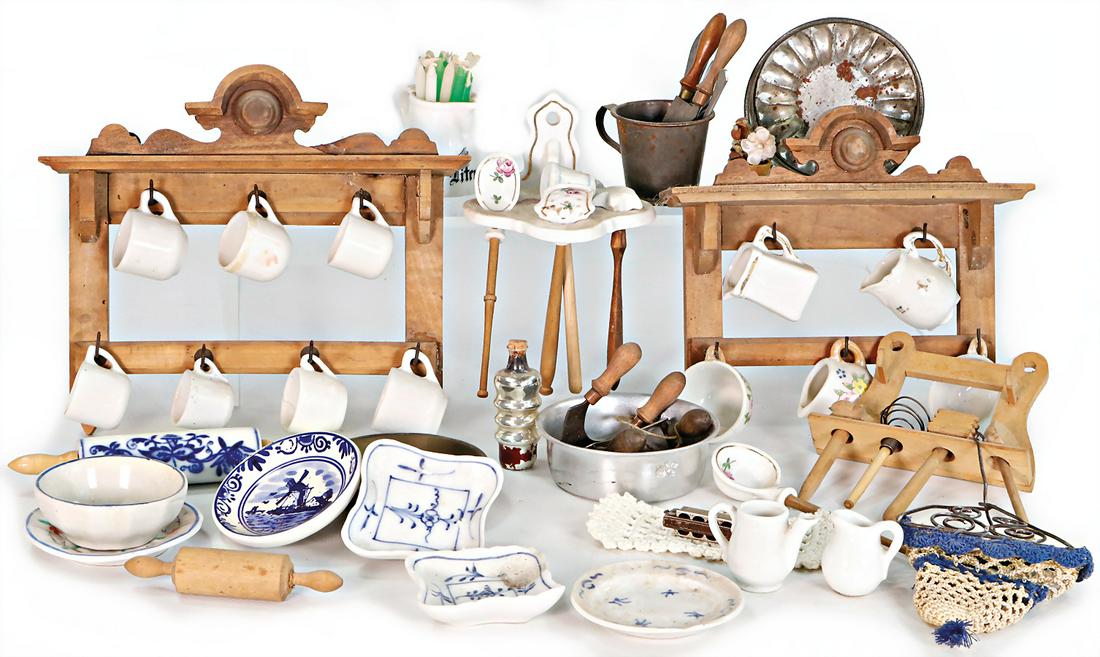 big mixed lot of doll kitchen parts, 2 wall shelfs, wood, width: 15 and  17.5 cm, spoon holder, (1 of 1)