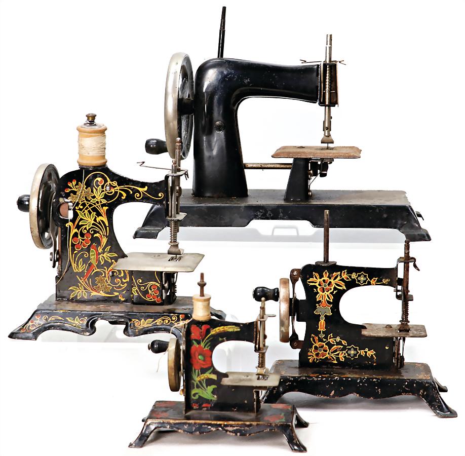 mixed lot of child sewing machine, 4 pieces, 12-22 cm, used - good condition   German Description (1 of 1)
