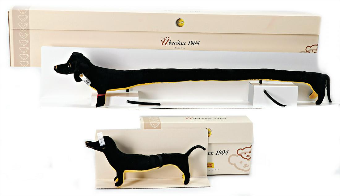 STEIFF 2 pieces, Relica, more recent production, Überdachs, black, 60 cm, limited edition 1500: STEIFF 2 pieces, Relica, more recent production, Überdachs, black, 60 cm, limited edition 1500 pieces, Überdachs, black, velvet, 21 cm, as good as new, in original box German Description STE