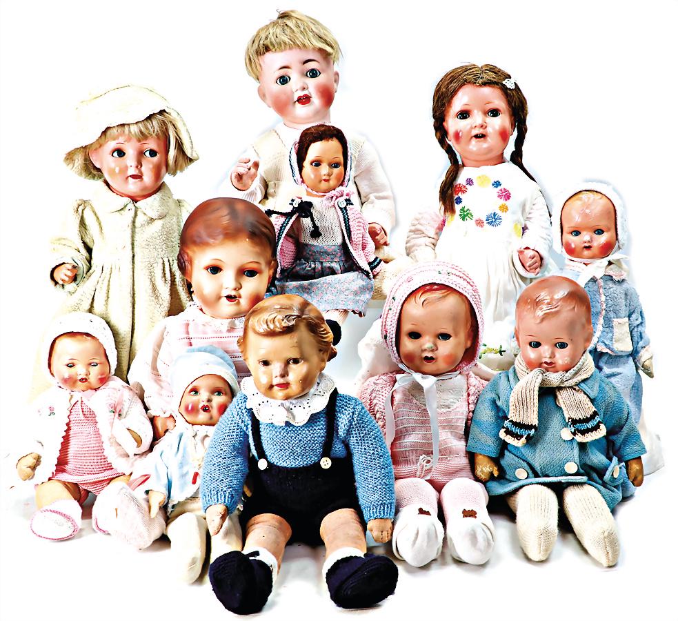 mixed lot of mass dolls, ARMAND MARSEILLE, KOSO, SONNEBERG, with 1 bisque porcelain head doll, K&: mixed lot of mass dolls, ARMAND MARSEILLE, KOSO, SONNEBERG, with 1 bisque porcelain head doll, K&R, 50 cm, blue sleepy eyes, opened mouth, teeth and tongue, original mohair wig, baby with sitting