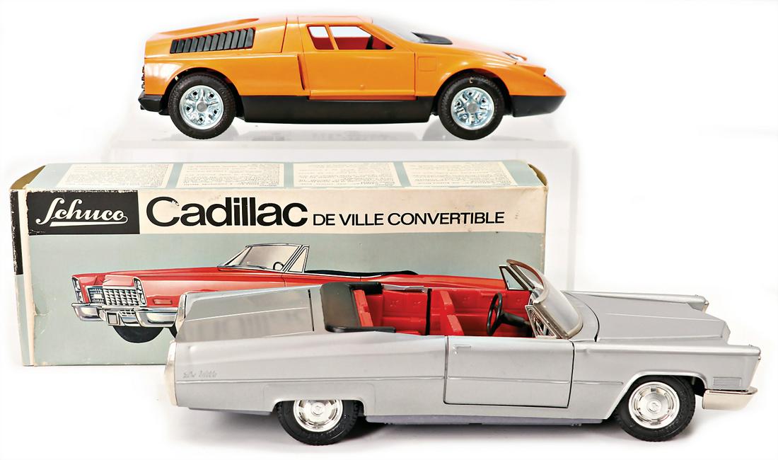 SCHUCO 2 pieces, Cadillac, 5505, battery-operated, plastic, 29 cm, good condition, in original box, (1 of 1)