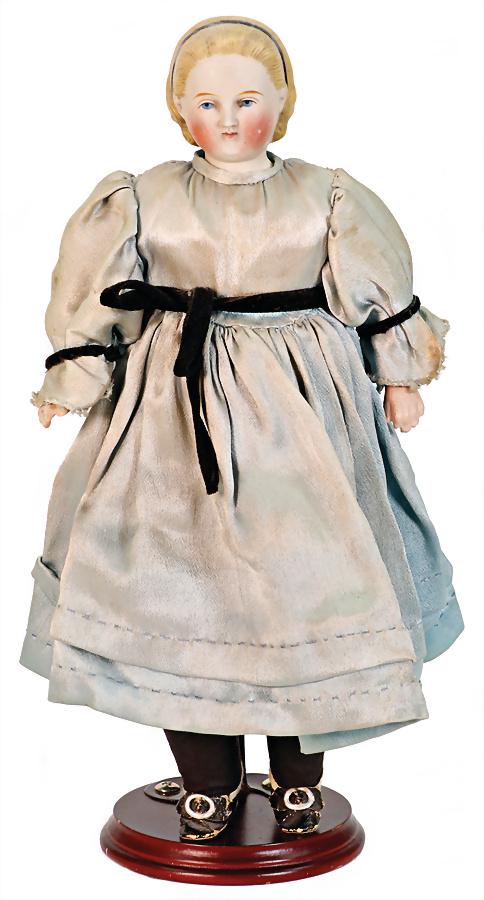 bisque porcelain shoulder headed doll, type Alice, 28 cm, blue painted eyes, closed mouth, fine: bisque porcelain shoulder headed doll, type Alice, 28 cm, blue painted eyes, closed mouth, fine modelled hair, modelled hairband, minimally worn place at 1 cheek, fabric body bisque arms, old underwea