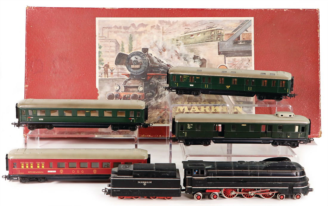 MÄRKLIN H0, SK800, casting, streamlined locomotive, brush bearing closed, 346/2 dining car, (1 of 1)