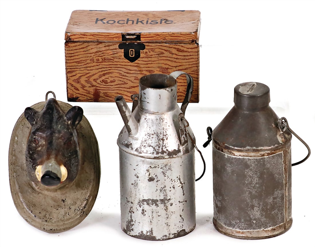 cook box, sheet metal, lithographed, 7.5 cm, 1 insert is missing, 1 can, tinplate, 1 wild boar (1 of 1)