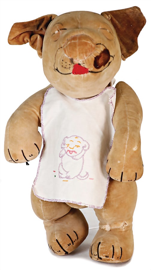 CHAD VALLEY Bonzo, standing, fivefold jointed, Bonzo bib, red felt tongue, strong color deviation at: CHAD VALLEY Bonzo, standing, fivefold jointed, Bonzo bib, red felt tongue, strong color deviation at the snout, 30 cm, worn condition German Description CHAD VALLEY Bonzo, stehend, fünffach gegli