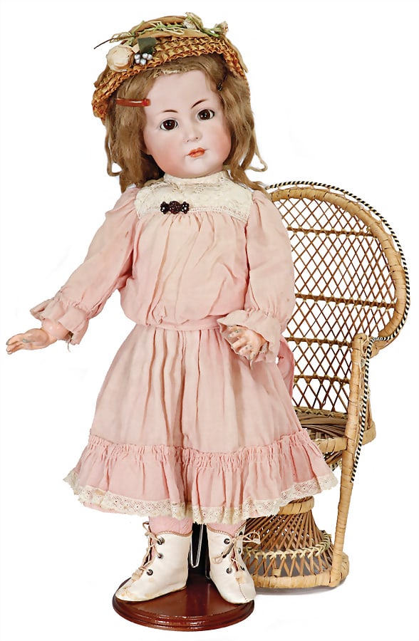 KÄMMER & REINHARDT bisque porcelain socket head, character face, marked K&R / SIMON (1 of 3)