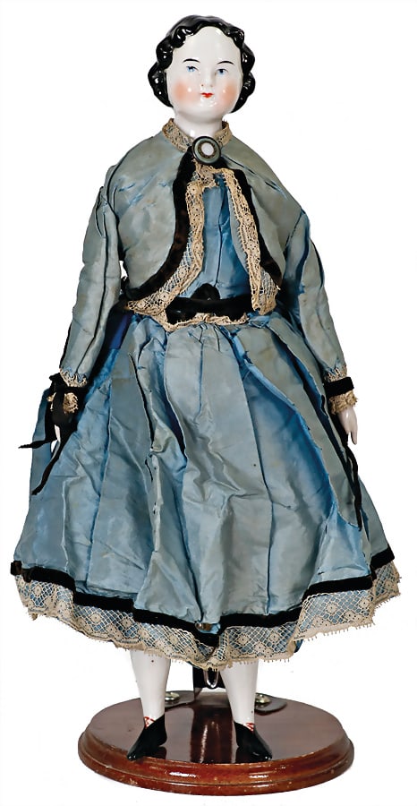 China-Head, glazed porcelain, shoulder headed doll, blue painted eyes, closed mouth, curly modeled: China-Head, glazed porcelain, shoulder headed doll, blue painted eyes, closed mouth, curly modeled black hair, enameled arms and legs, original clothes and laundry, stitched down fabric body, 30 cm Ge