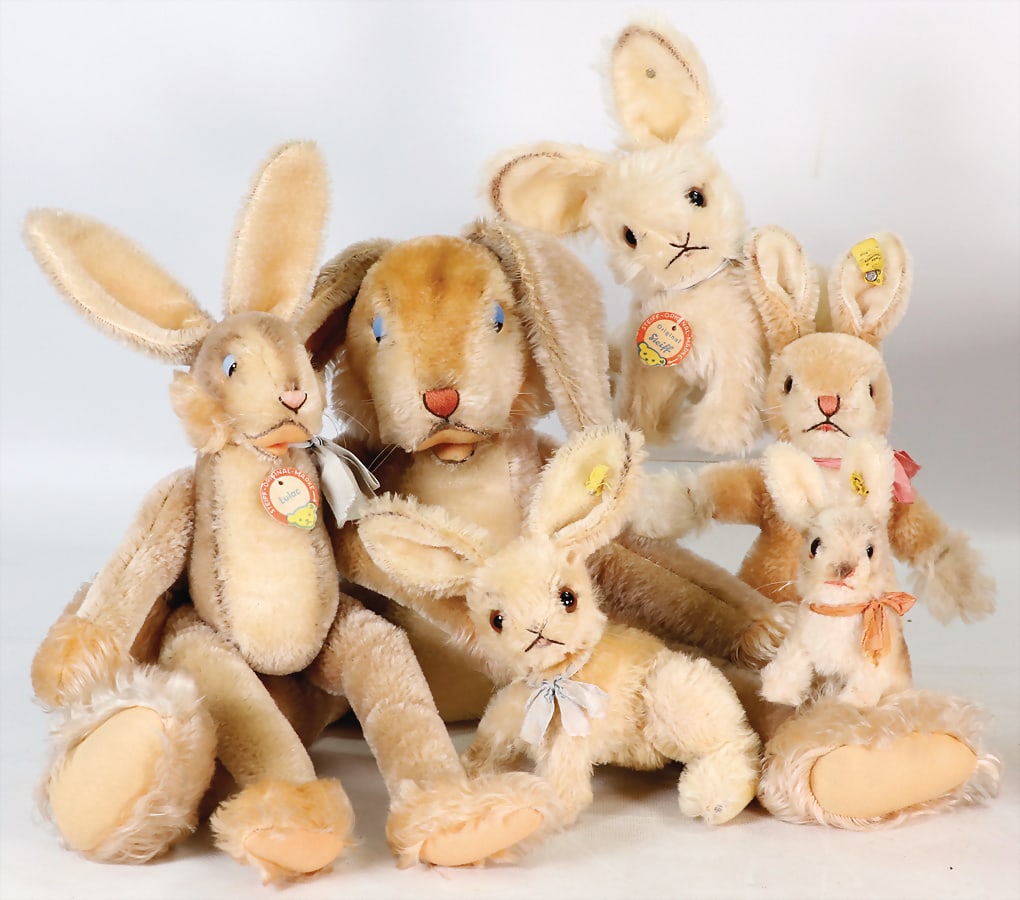 STEIFF mixed lot of hares, 2x Lulac, '50s, hare with long limbs, 43 and 60 cm, 1x Manni, and Sonny,: STEIFF mixed lot of hares, 2x Lulac, '50s, hare with long limbs, 43 and 60 cm, 1x Manni, and Sonny, and more, all in all 6 items, the greater part in used condition German Description STEIFF Konv. Has