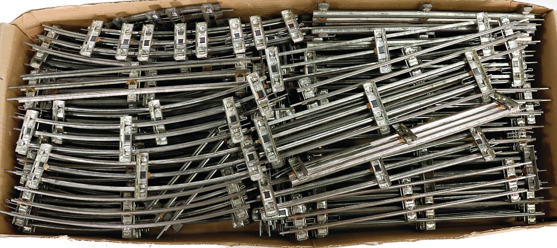 1 box of sheet-metal rails, gauge 0, straight, curved rails, good condition, please note the (1 of 1)