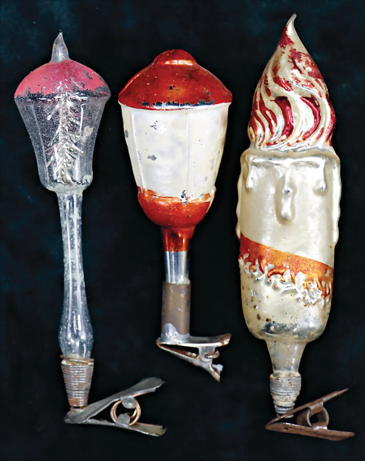Christmas tree decoration, 3 pieces, candle with clamp, 2 lanterns with clamp, 9 - 11.5 cm German: Christmas tree decoration, 3 pieces, candle with clamp, 2 lanterns with clamp, 9 - 11.5 cm German Description Christbaumschmuck, 3 Teile, Kerze mit Klammer, 2 Laternen mit Klammer, 9 - 11,5 cm