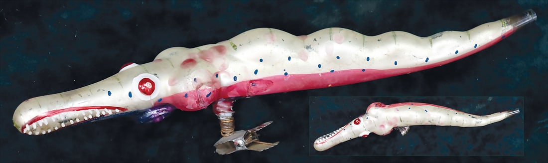 Christmas tree decoration, glass, big crocodile with clamp, 27 cm German Description: Christmas tree decoration, glass, big crocodile with clamp, 27 cm German Description Christbaumschmuck, Glas, gr. Krokodil mit Klammer, 27 cm