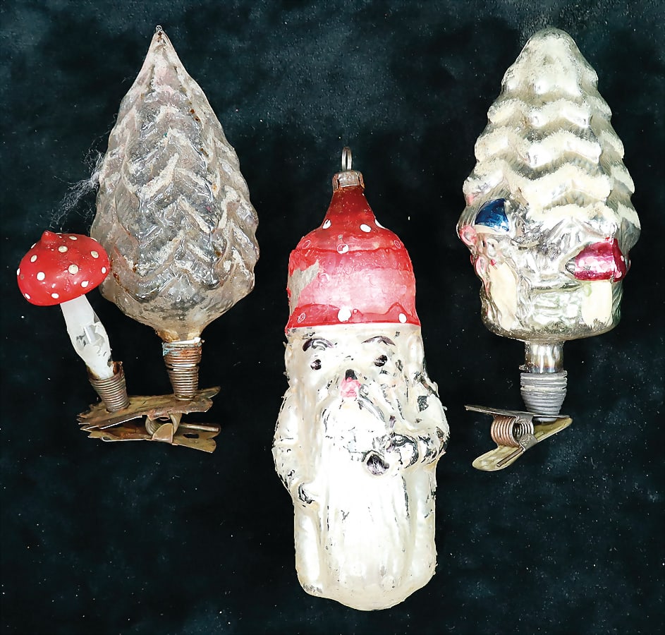 Christmas tree decoration, 3 pieces, glass, mushroom, dwarf, 10.5 cm, a bit loss of paint, 1 tree (1 of 1)