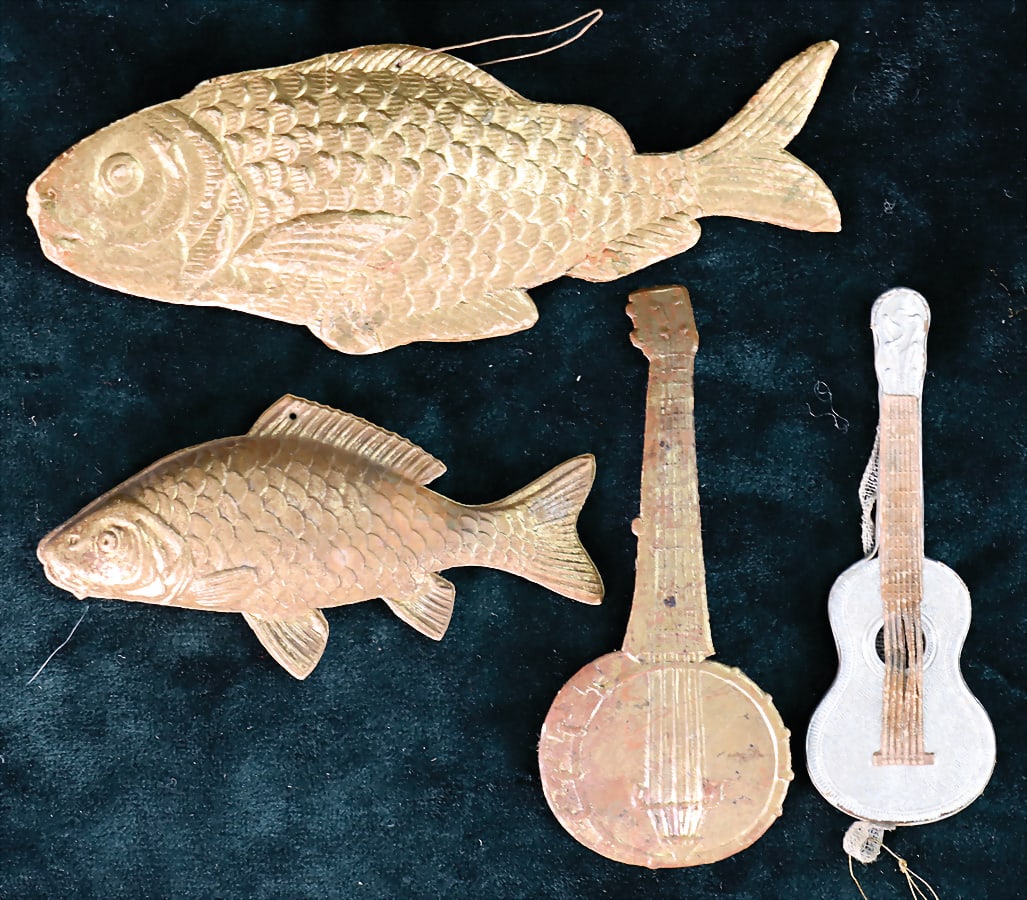 DRESDEN CARDBOARD Christmas tree decoration, 2 pieces, fishes, 8.5 and  12.5 cm, 2 musical (1 of 1)