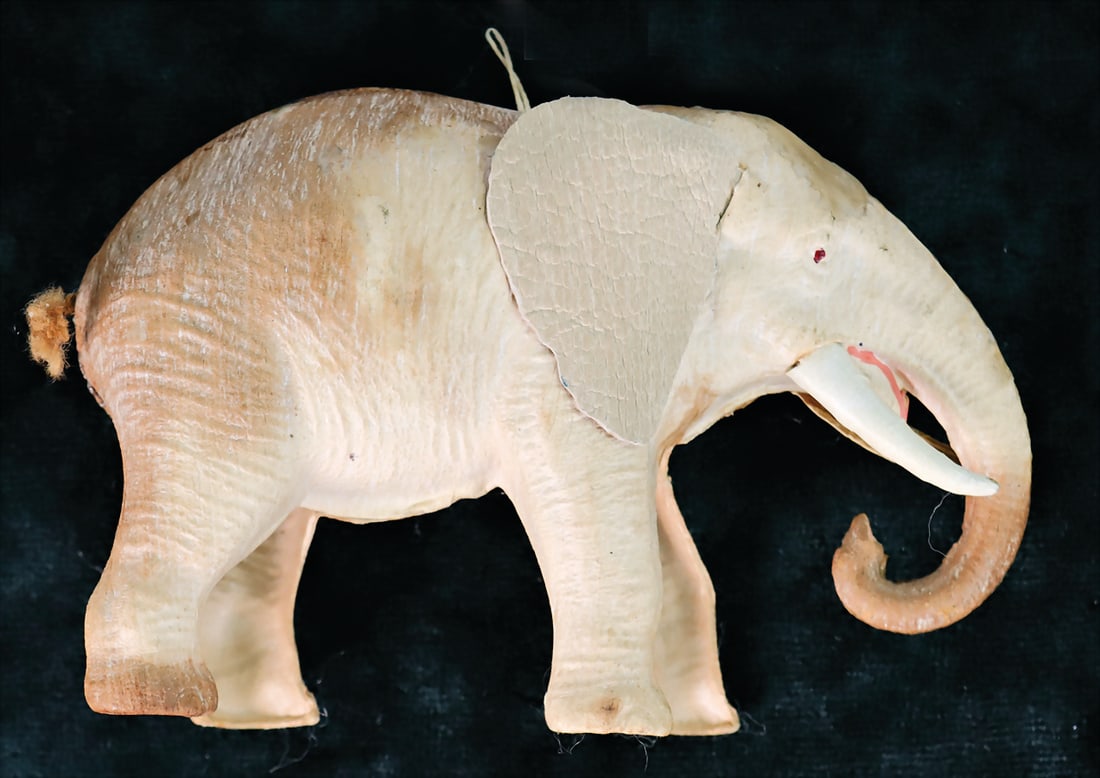 DRESDEN Christmas tree decoration, elephant, 1 ear was supplemented, 10.5 cm German Description: DRESDEN Christmas tree decoration, elephant, 1 ear was supplemented, 10.5 cm German Description DRESDEN Christbaumschmuck, Elefant, 1 Ohr ergänzt, 10,5 cm