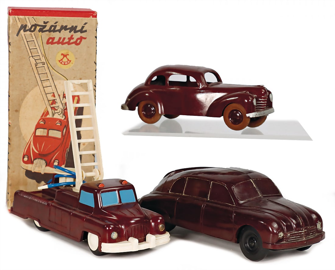 3 pieces, bakelite vehicles, IGRA, bakelite, fire engine, 23 cm, friction drive, ladder isn't (1 of 1)