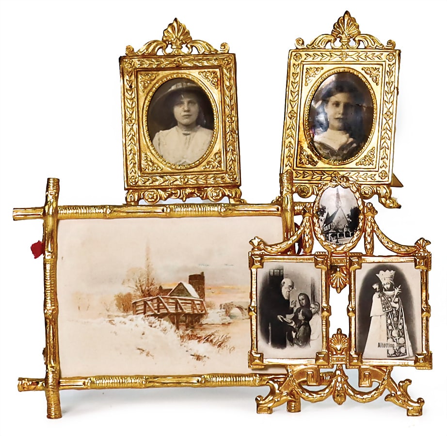 ERHARD & SÖHNE mixed lot of gilded sheet brass, 4 picture frames, 4 x 5 cm German: ERHARD & SÖHNE mixed lot of gilded sheet brass, 4 picture frames, 4 x 5 cm German Description ERHARD & SÖHNE Konv. Messingblech vergoldet, 4 Bilderrahmen, 4 x 5 cm