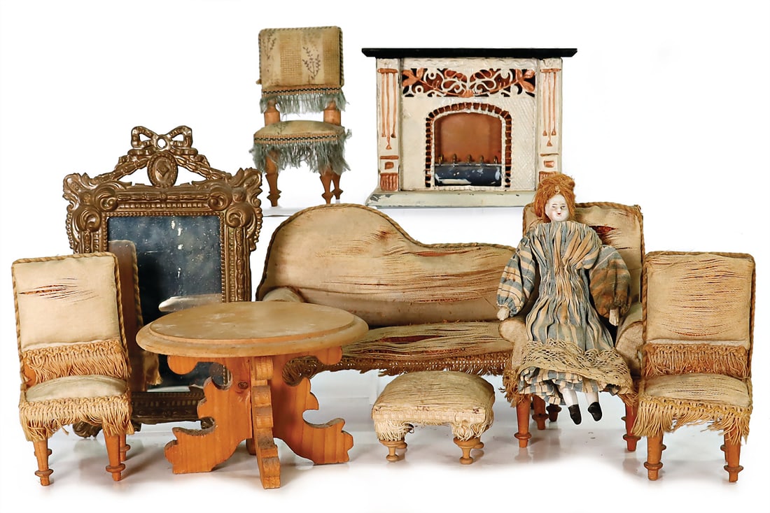 dollhouse living-room suite, sofa, width: 16 cm, 3 chairs, 1 armchair, fabric is caused of old age: dollhouse living-room suite, sofa, width: 16 cm, 3 chairs, 1 armchair, fabric is caused of old age in worn condition, chimney, big mirror, dollhouse doll German Description Puppenstuben-Sitzgruppe, So