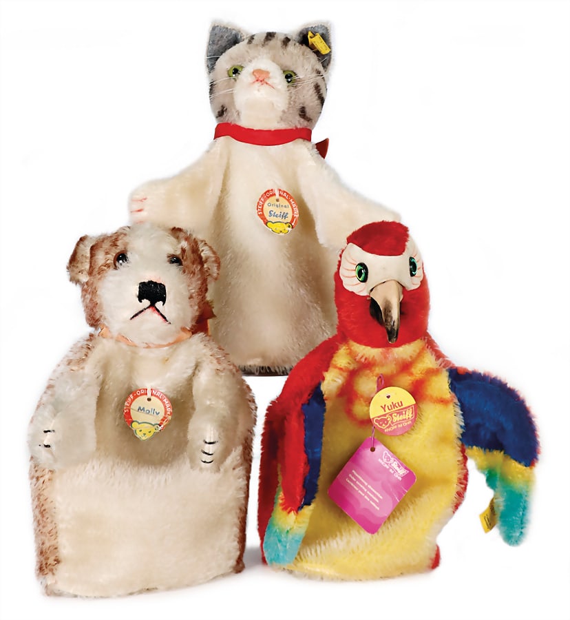 STEIFF 5 pieces, hand puppets, Molly, with breast sign, used condition, breast sign was glued, 1x: STEIFF 5 pieces, hand puppets, Molly, with breast sign, used condition, breast sign was glued, 1x penguin, with button, chest label and cloth tag label, No. 0317,00, and parrot, Yuku, with button, che