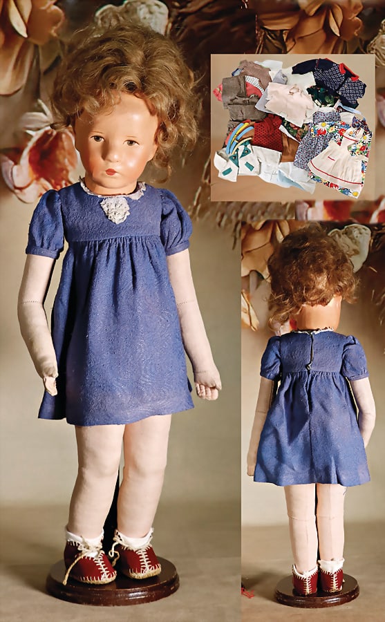 KÄTHE KRUSE girl, fabric head, seam at the back of the head, is only visible under the wig,: KÄTHE KRUSE girl, fabric head, seam at the back of the head, is only visible under the wig, stitched down hollow of the knees, KÄTHE KRUSE logo, and red stamp 29046 on the sole, head partial