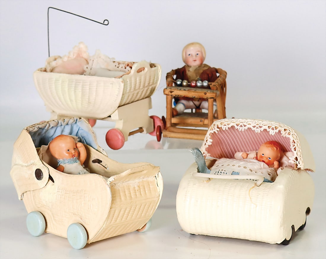 mixed lot '50s, prams, among it 1 papier mâché carriage for twins, width: 9 cm, height: 10 (1 of 1)