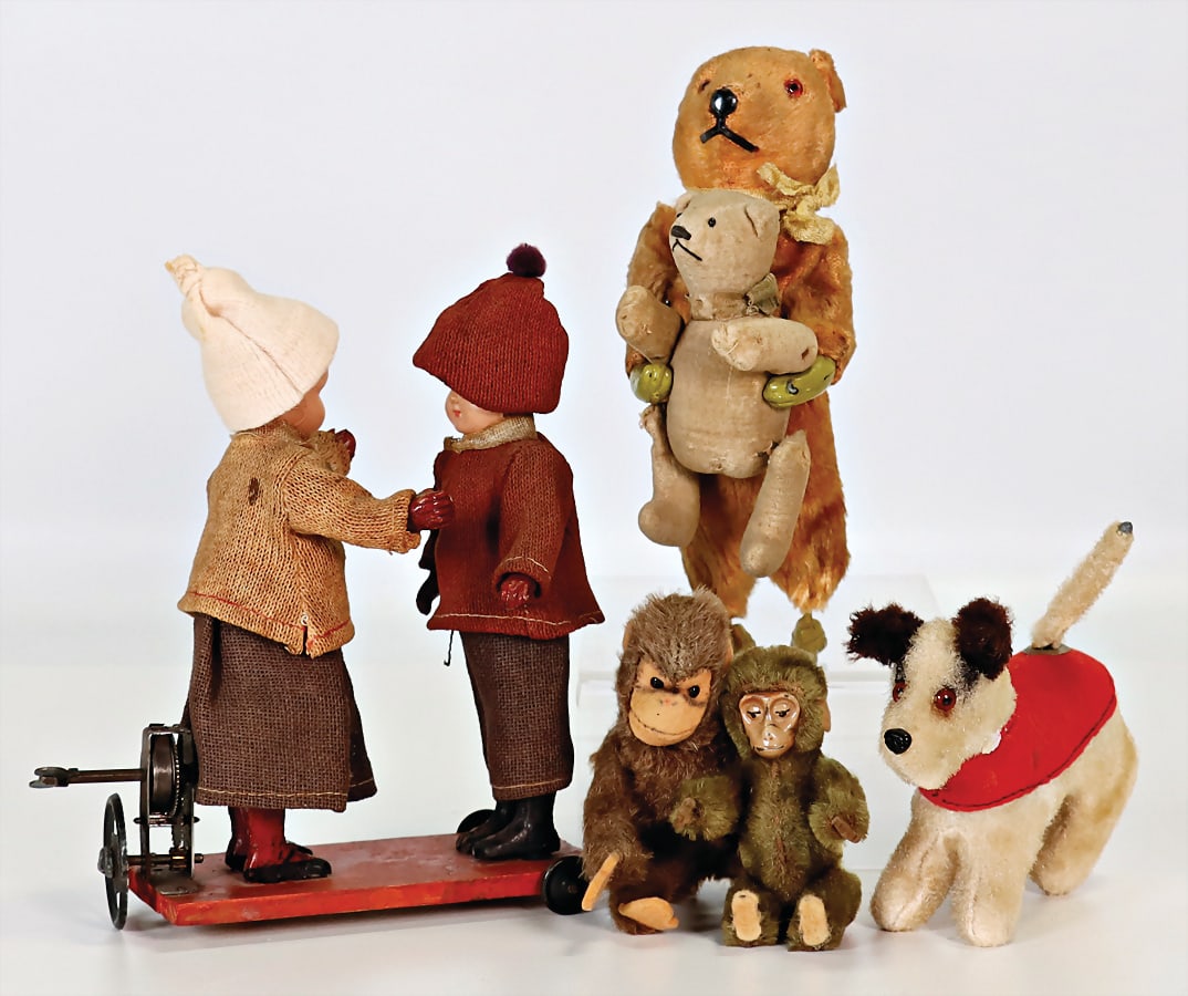 SCHUCO, KERSA dancing bear, fabric, metal feet, 16 cm, clock mechanism is intact, small SCHUCO (1 of 1)