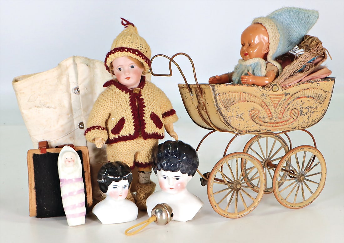 mixed lot of dollhouse decoration pieces, small pram, 16 cm, celluloid doll, all-bisque boy, (1 of 1)