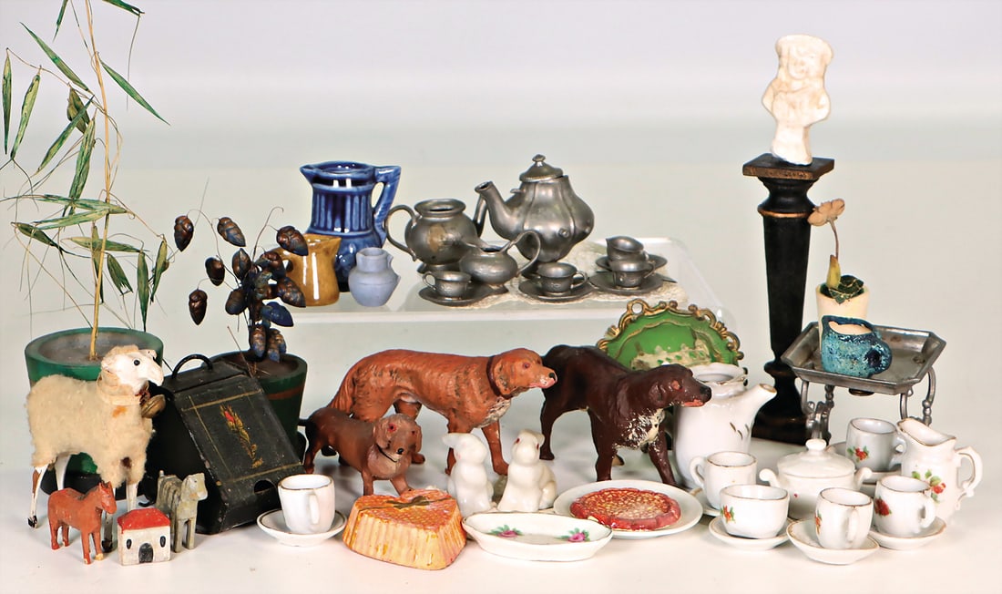 mixed lot made of tin, wood, mass, hanging plates, wool sheep, cups, plates, small items   German (1 of 1)