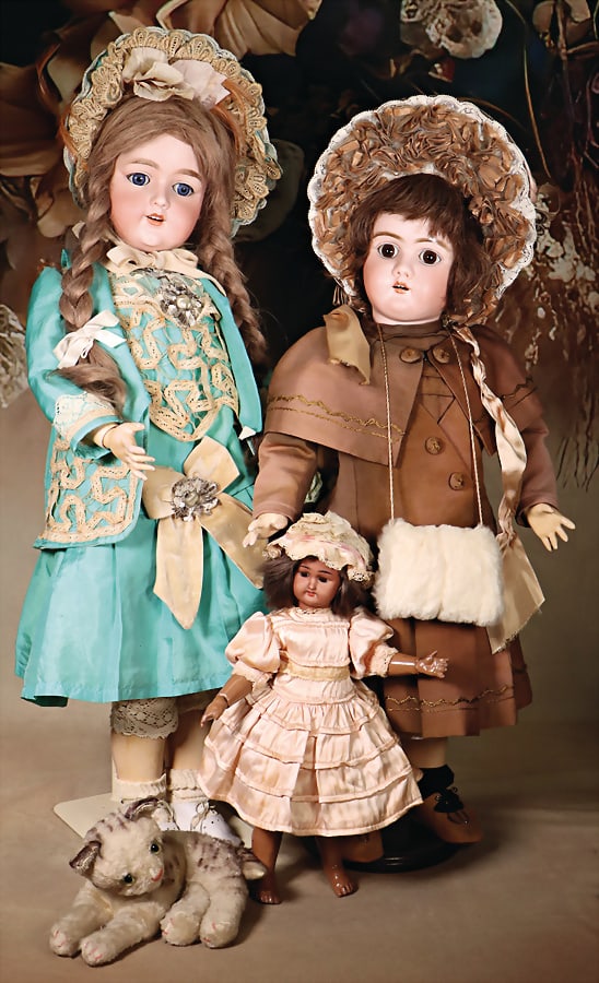 2 dolls, among it 1x DEP, bisque porcelain socket head, mark in the neck DEP Germany, brown sleepy: 2 dolls, among it 1x DEP, bisque porcelain socket head, mark in the neck DEP Germany, brown sleepy eyes, opened mouth, line of upper teeth, fix put on wig, please note that it is risky to transport th