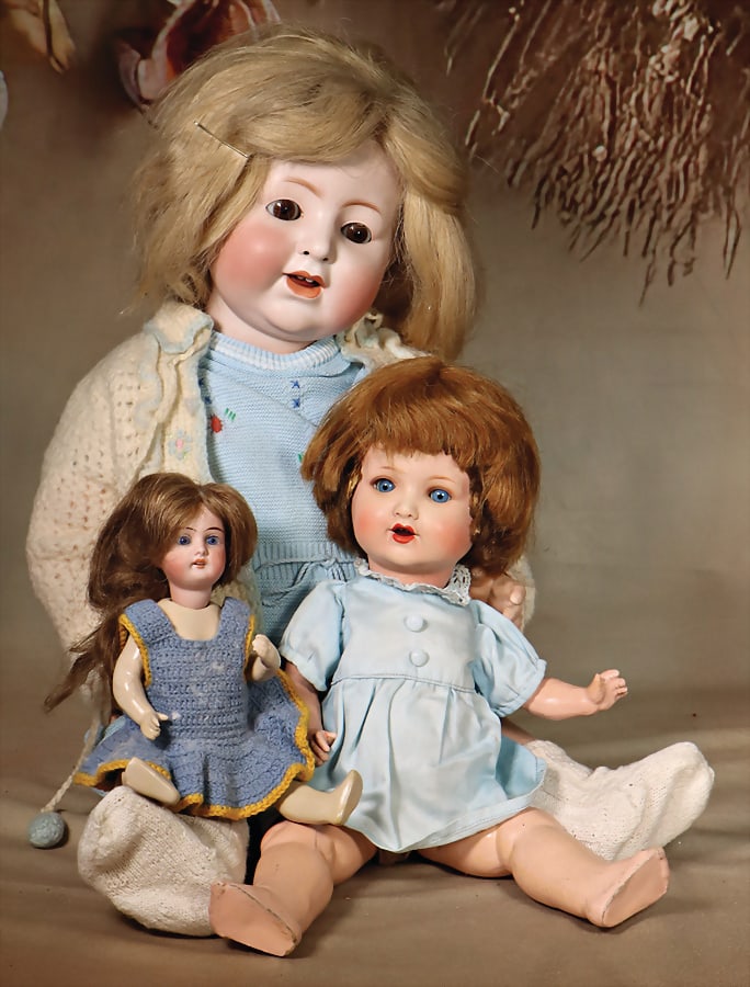 mixed lot of dolls, ALTBECK & GOTTSCHALK, bisque porcelain socket head doll, brown sleepy eyes,: mixed lot of dolls, ALTBECK & GOTTSCHALK, bisque porcelain socket head doll, brown sleepy eyes, opened mouth, 2 upper teeth, pierced nostrils, mark in the neck ABG 136155 Made in Germany, standing