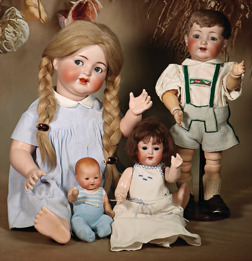 mixed lot of dolls, 1x PORZELLANFABRIK BURGGRUB 169/4/0 Germany, baby, brown sleepy eyes, opened: mixed lot of dolls, 1x PORZELLANFABRIK BURGGRUB 169/4/0 Germany, baby, brown sleepy eyes, opened mouth, 2 upper teeth, tongue, fix put on wig, please note that it is risky to transport the eye mechani