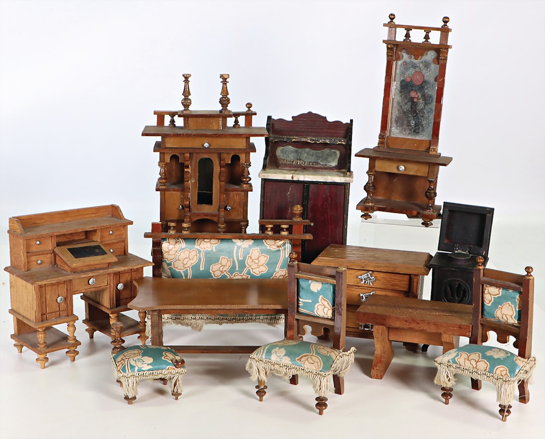 dollhouse furniture, living-room suite, sofa, 2 chairs, table, 1 chair isn't complete, height of (1 of 1)
