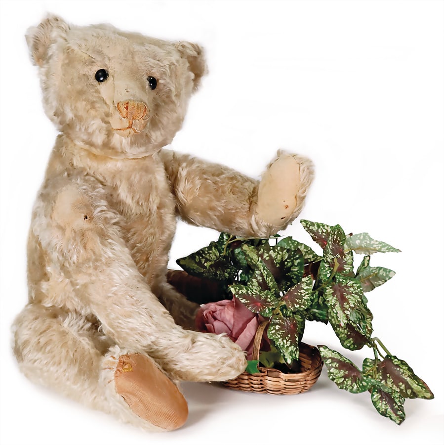 STEIFF early bear, produced c. 1915, with button, block letters, long trailing f, shoe button eyes, (1 of 4)