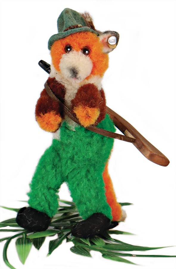 STEIFF fox, huntsman, produced 1939-1941, Nomotta-wool, red/brown/white, attending, hat, trousers: STEIFF fox, huntsman, produced 1939-1941, Nomotta-wool, red/brown/white, attending, hat, trousers and gun and felt slippers, glass eyes, with button, block letters, long trailing f, 10 cm, swivel tail
