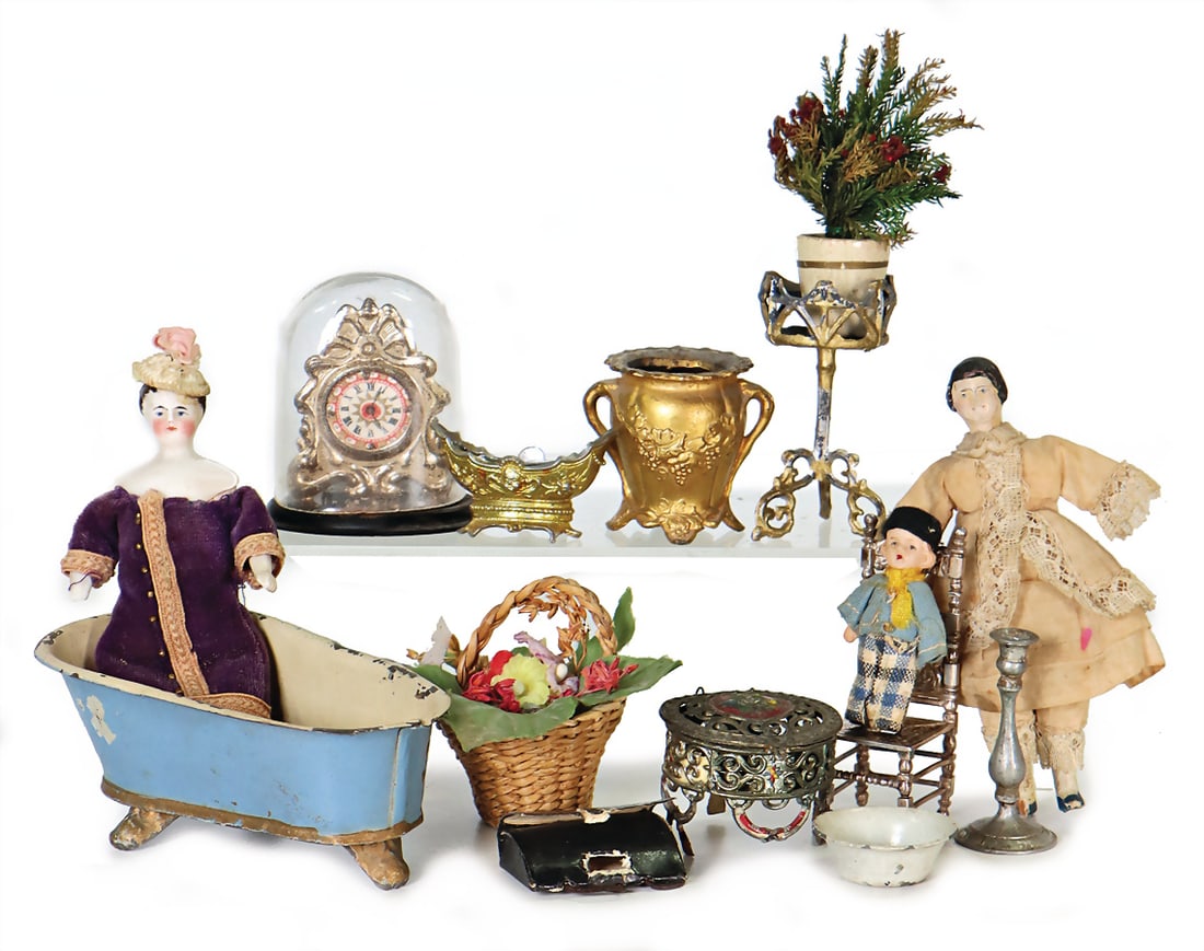 dollhouse decoration pieces, small bathtub, sheet metal, 10 cm, clock for fireplace, dollhouse doll,: dollhouse decoration pieces, small bathtub, sheet metal, 10 cm, clock for fireplace, dollhouse doll, papier mâché wood body, 9.5 cm, arms are missing, 1 bisque shoulder headed doll, 10.5 cm,