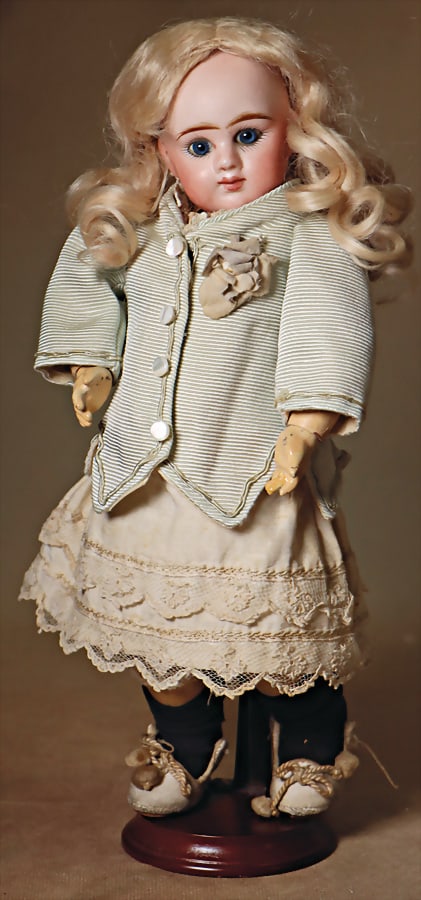 bisque head doll, France, marked E4D Depose, bisque socket head, fix inset blue  glass eyes, (1 of 6)
